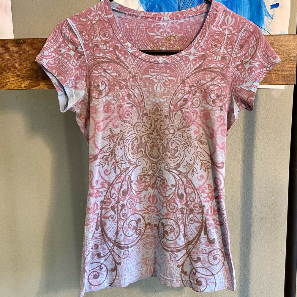 Belle du Jour Y2K era ornate t-shirt size S